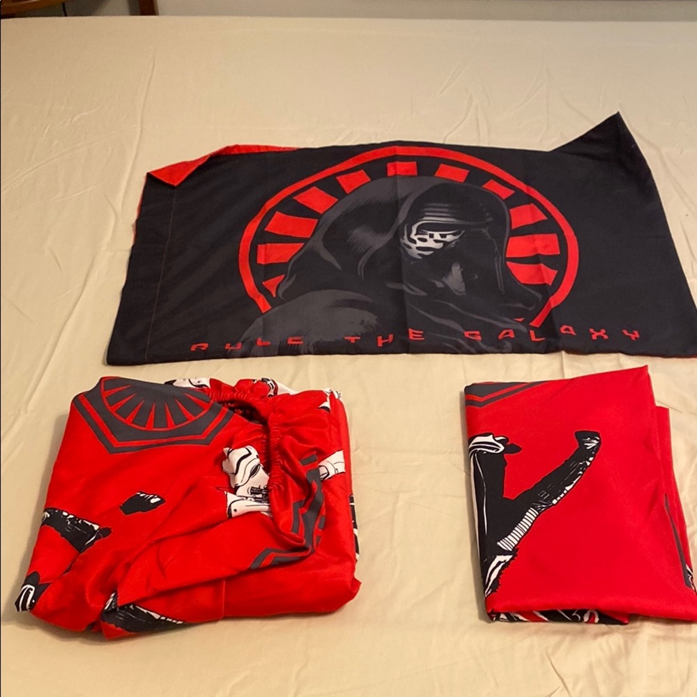Star Wars Red and Black Bedding Set